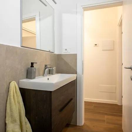 Casa Senio - Via Dei Rossi 95 *